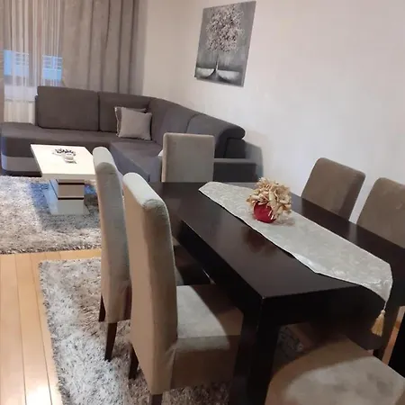 Nada De Lux *