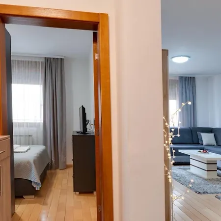 Nada De Lux * Vrnjačka Banja